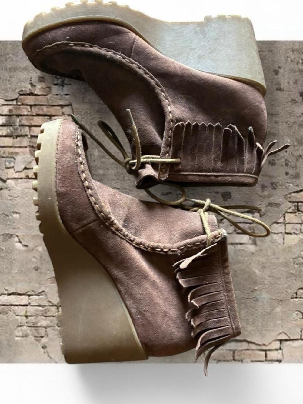 Fringe boho style wedge Moccasin boot 8.5